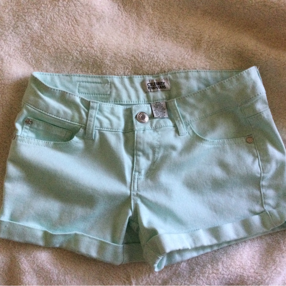 Shorts, pastel green size 7